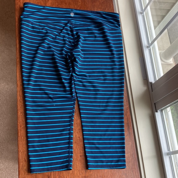 Athleta XL striped capris - Picture 4 of 8
